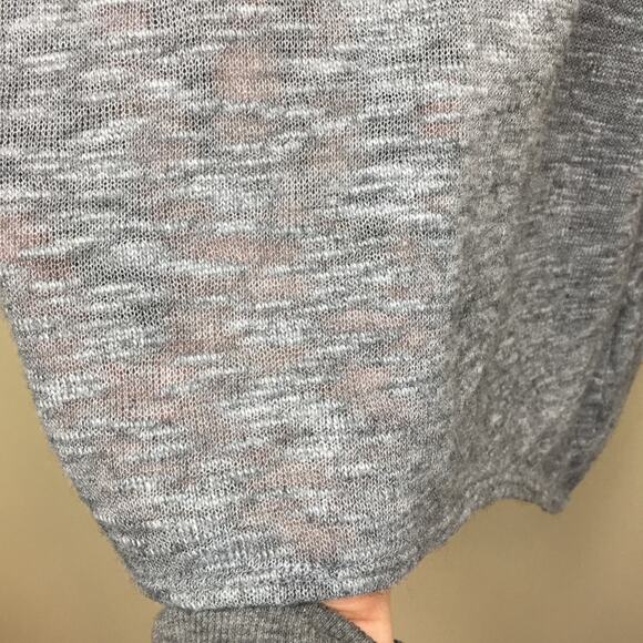 Old Navy Grey Black Light Knit Sweater Long Sleeve Hi Lo Hem Small/Medium - Picture 7 of 11